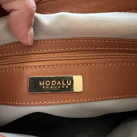 Modalu tan crossbody - Picture 6 of 7